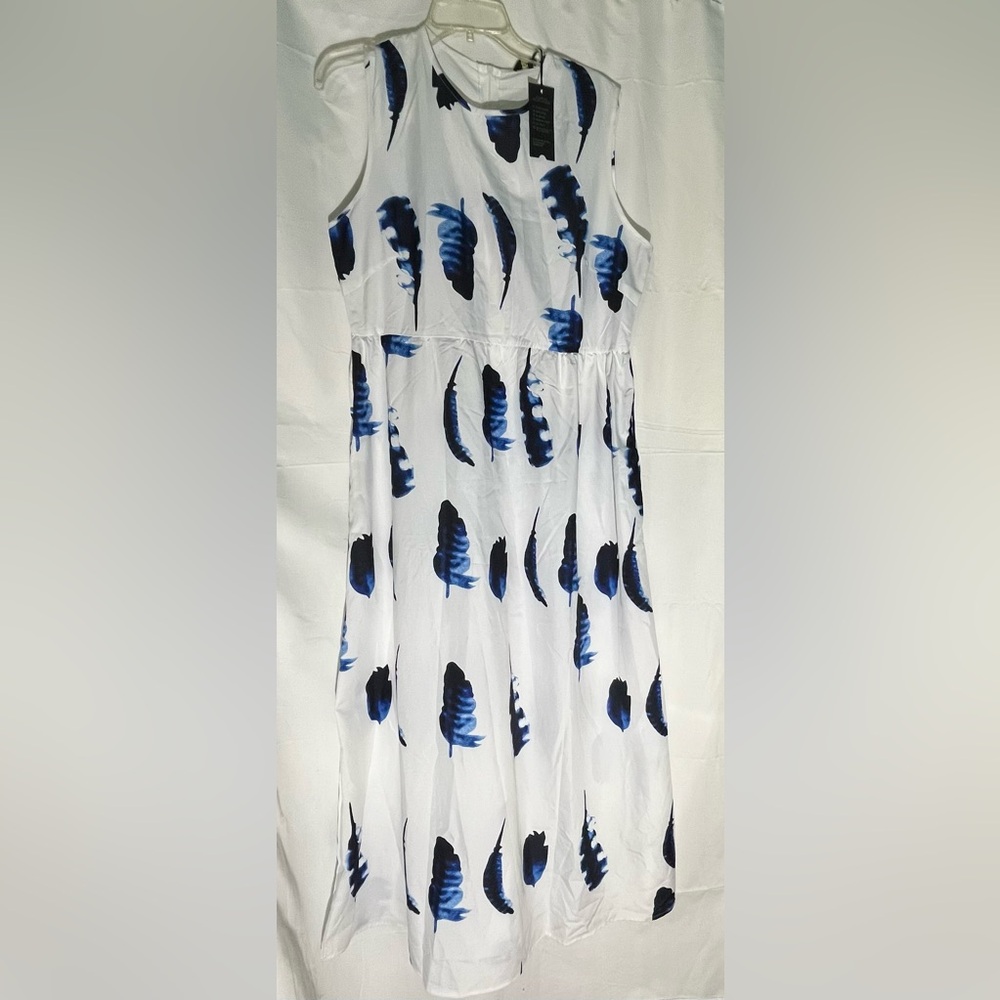Elegant Blue and White Sleeveless Dress